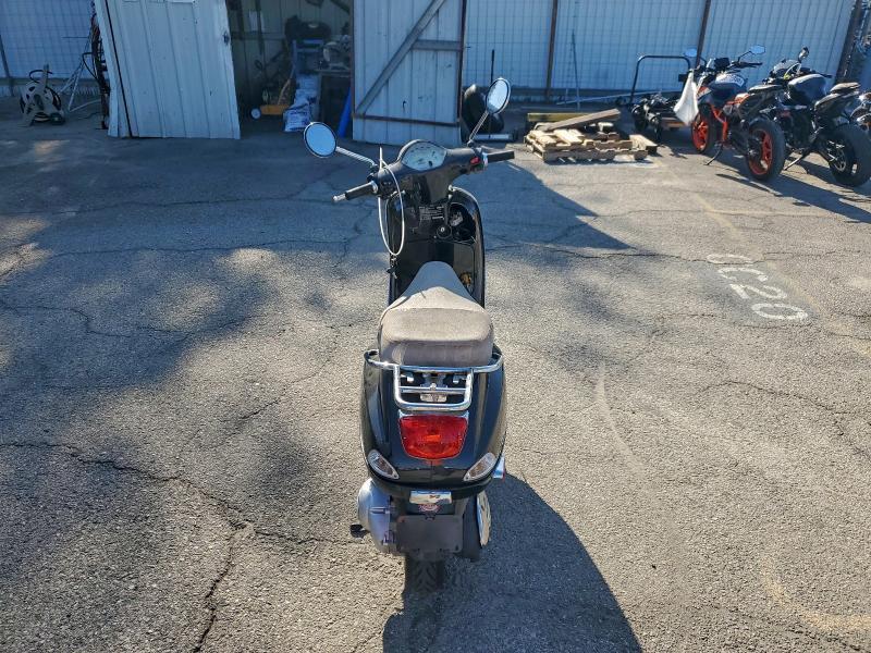 2010 Vespa LX 150