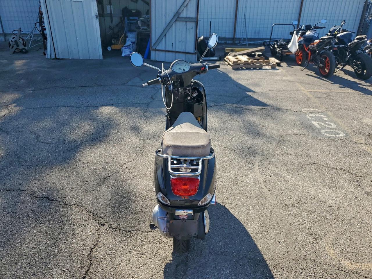 2010 Vespa LX 150