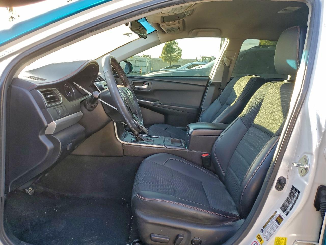 2015 Toyota Camry Hybrid