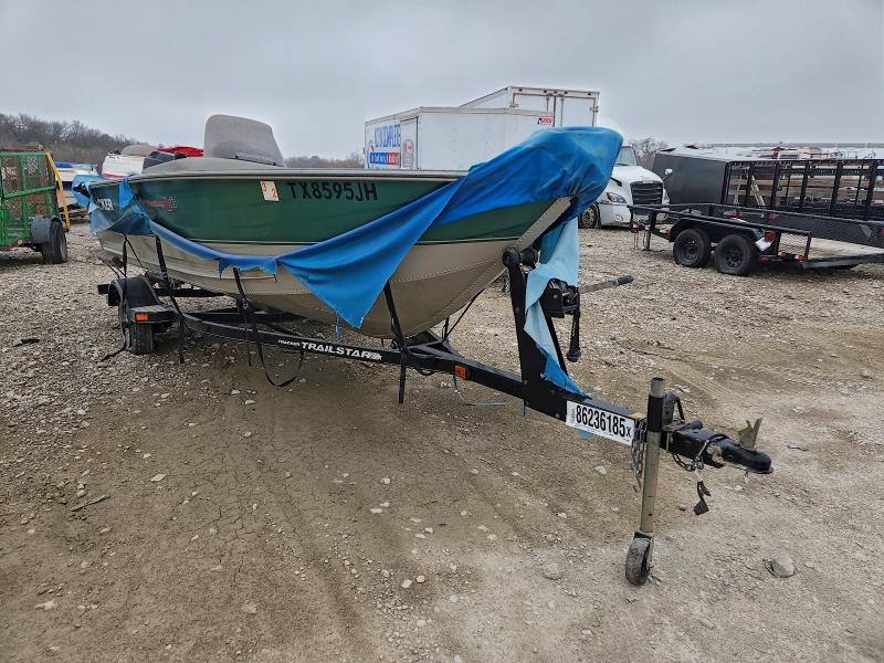 1999 Tracker Boat