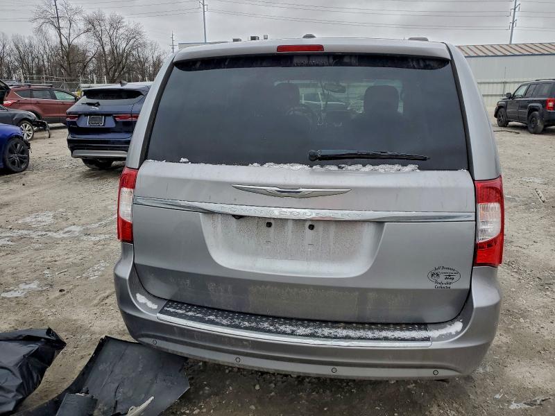 2015 Chrysler Town & Country