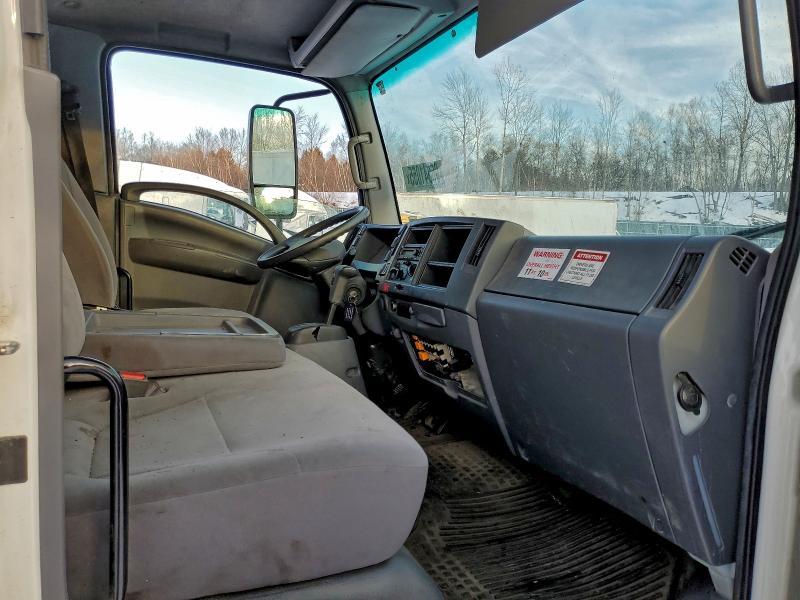 2022 Isuzu NQR BOX Truck