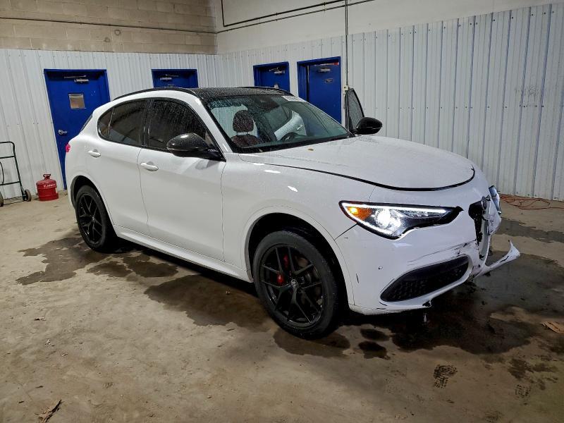 2021 Alfa Romeo Stelvio ti
