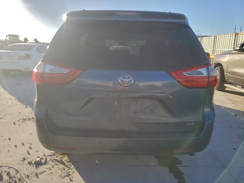2017 Toyota Sienna xle
