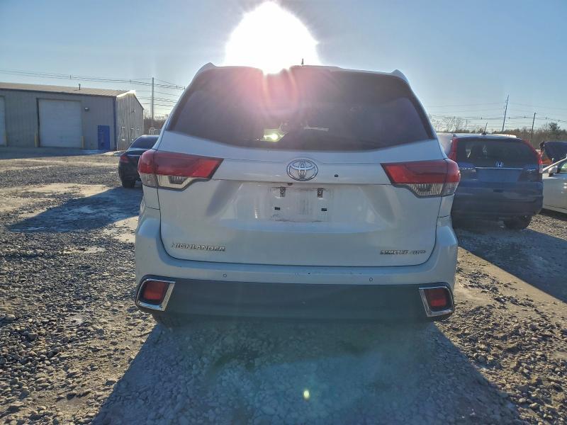 2017 Toyota Highlander Limited