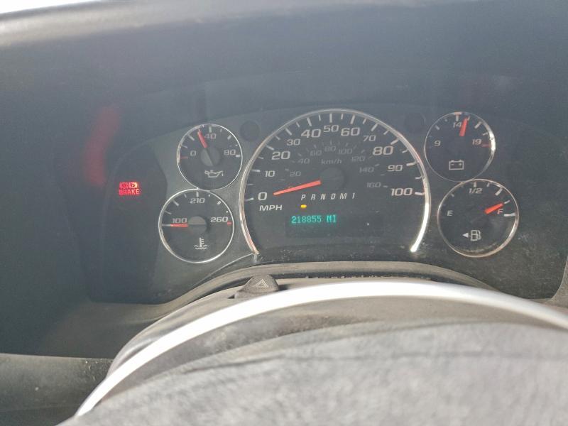 2013 Chevrolet Express box Truck