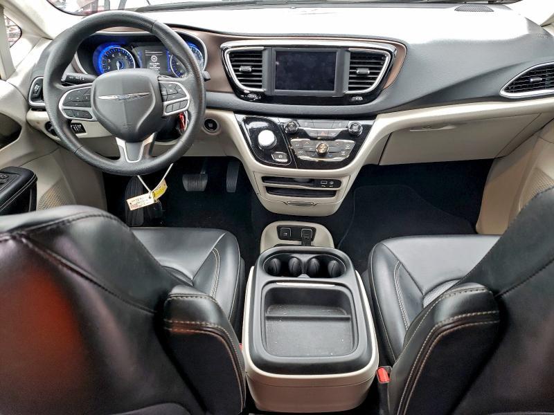 2020 Chrysler Voyager lxi