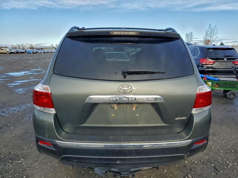 2013 Toyota Highlander se