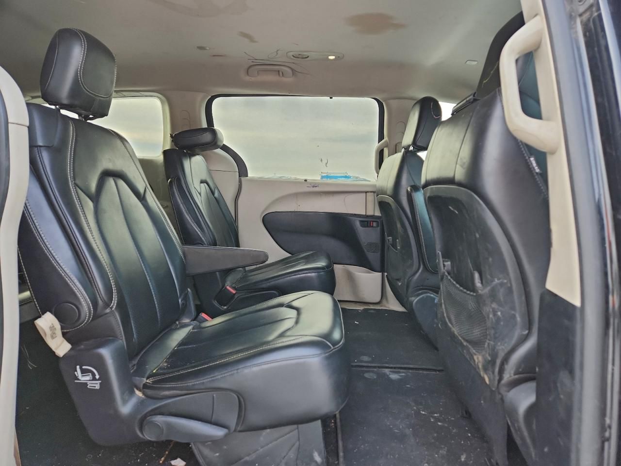 2020 Chrysler Voyager lxi