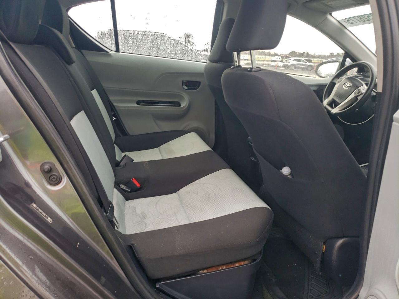 2014 Toyota Prius c