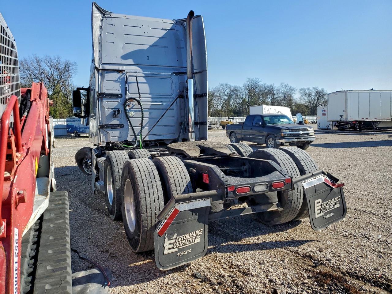 2014 Volv O VNL Semi Truck