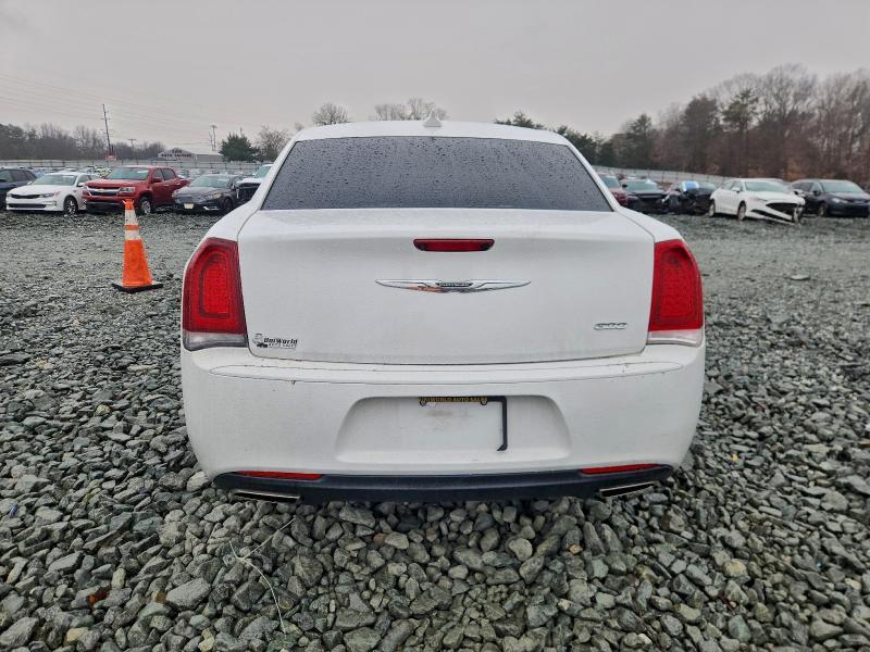 2019 Chrysler 300 Touring