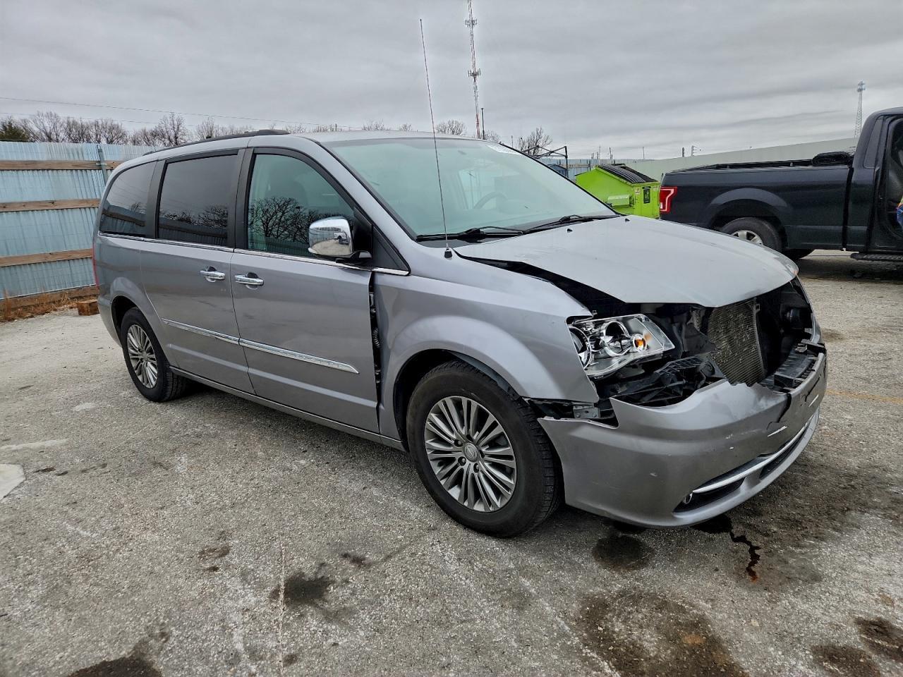 2014 Chrysler Town & Country Touring l