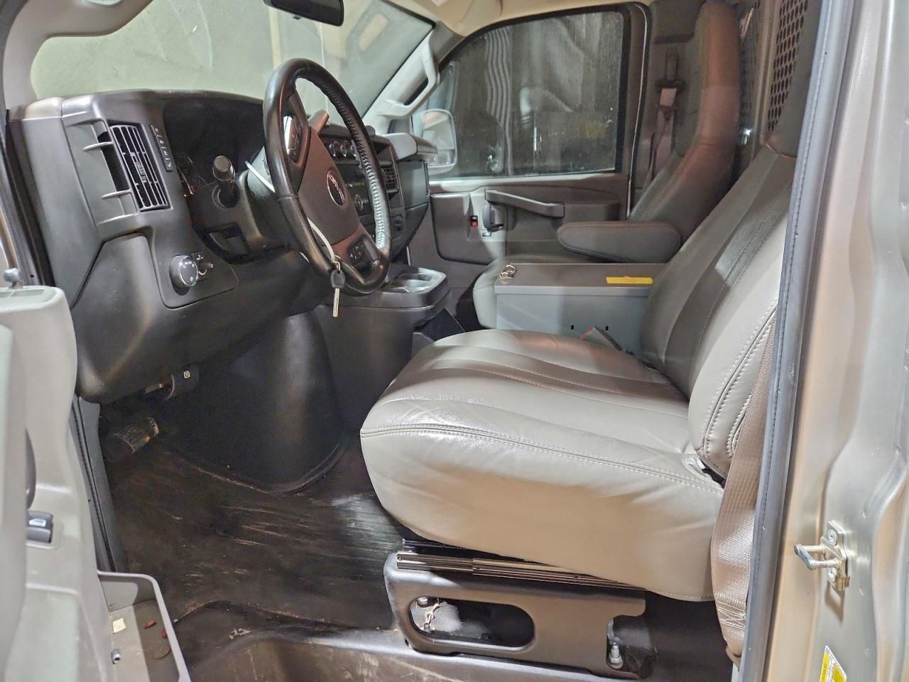 2023 GMC Savana G2500