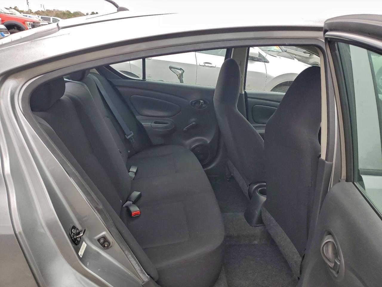 2012 Nissan Versa s