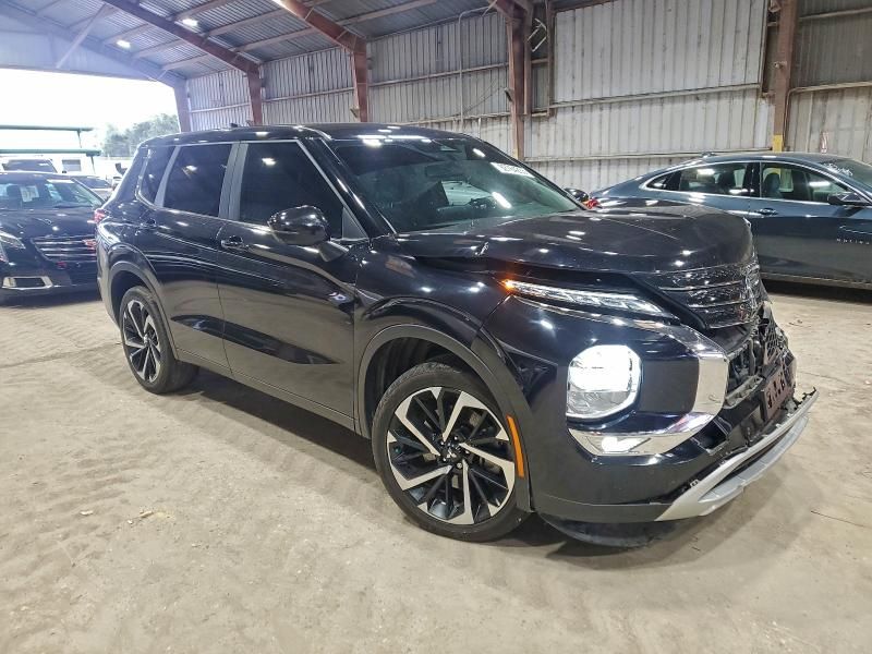 2022 Mitsubishi Outlander se