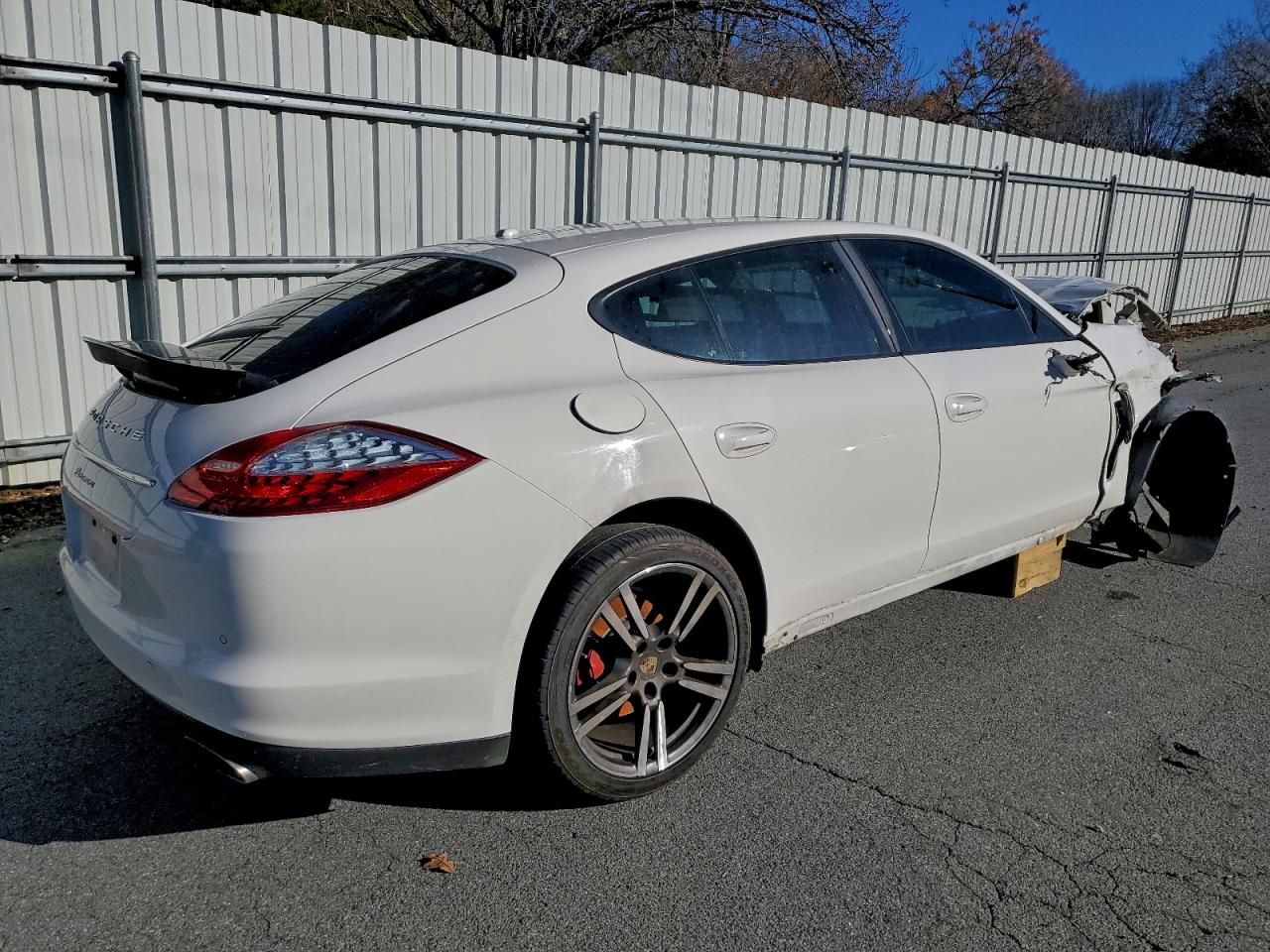 2012 Porsche Panamera 2