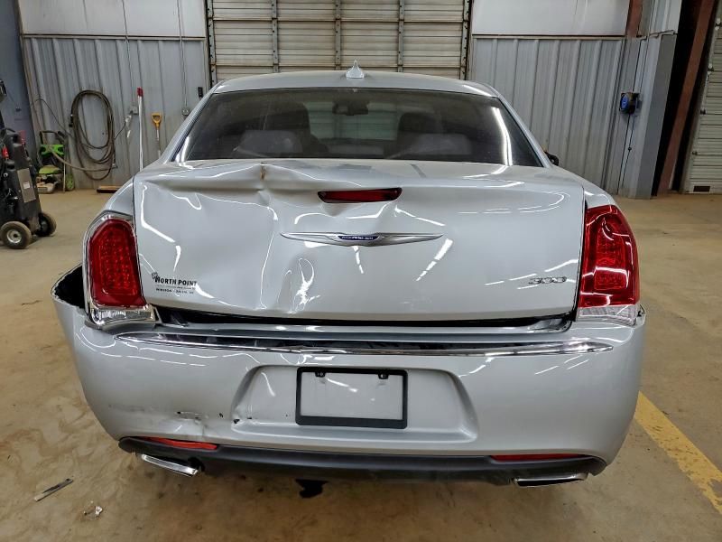 2019 Chrysler 300 Touring