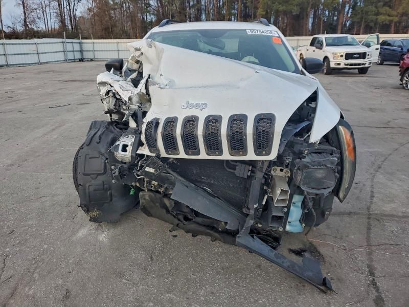 2015 Jeep Cherokee Sport