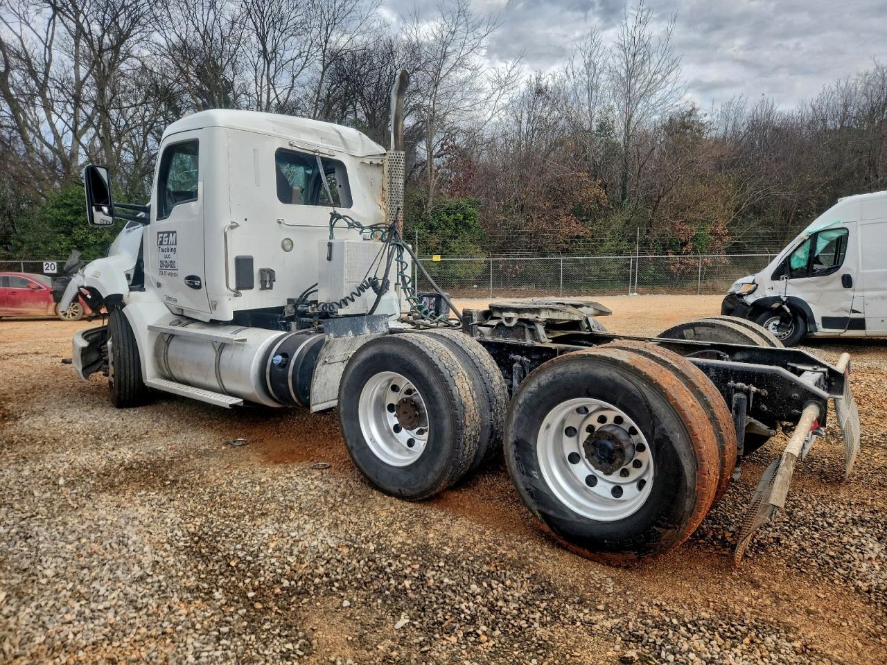 2017 Kenworth T680 Semi Truck