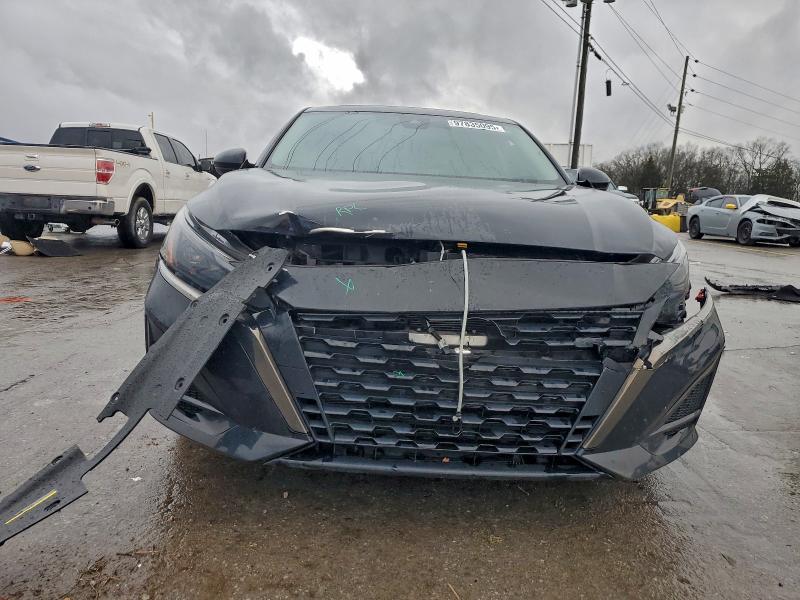 2024 Nissan Altima sr