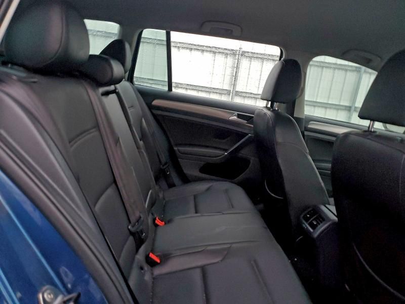 2015 Volkswagen Golf Sportwagen tdi s