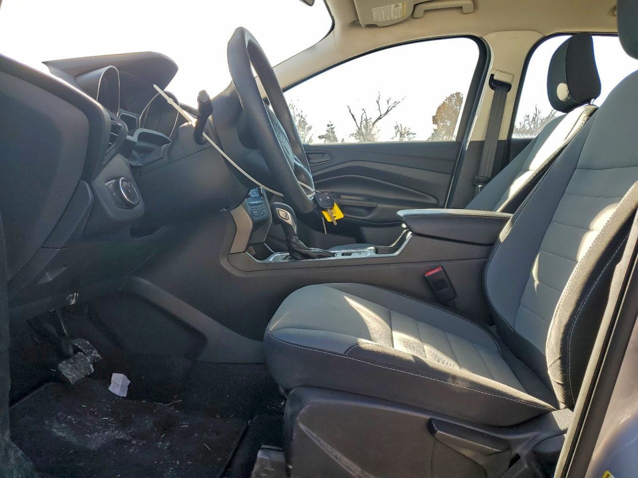 2019 Ford Escape s