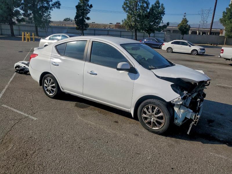 2013 Nissan Versa s