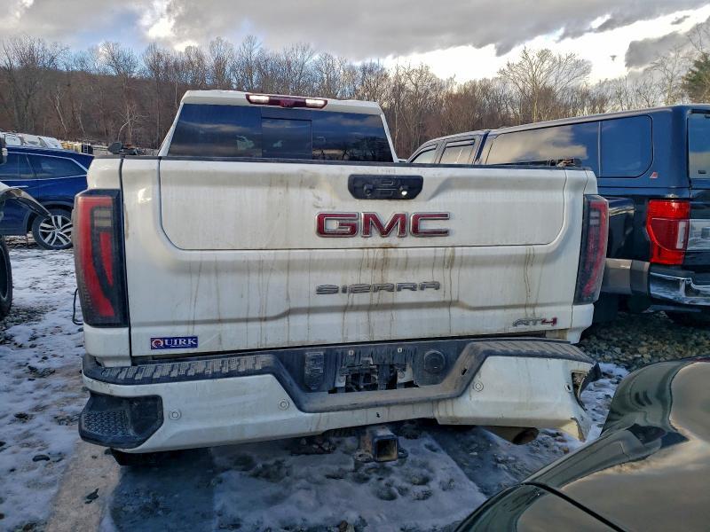 2024 GMC Sierra K2500 AT4