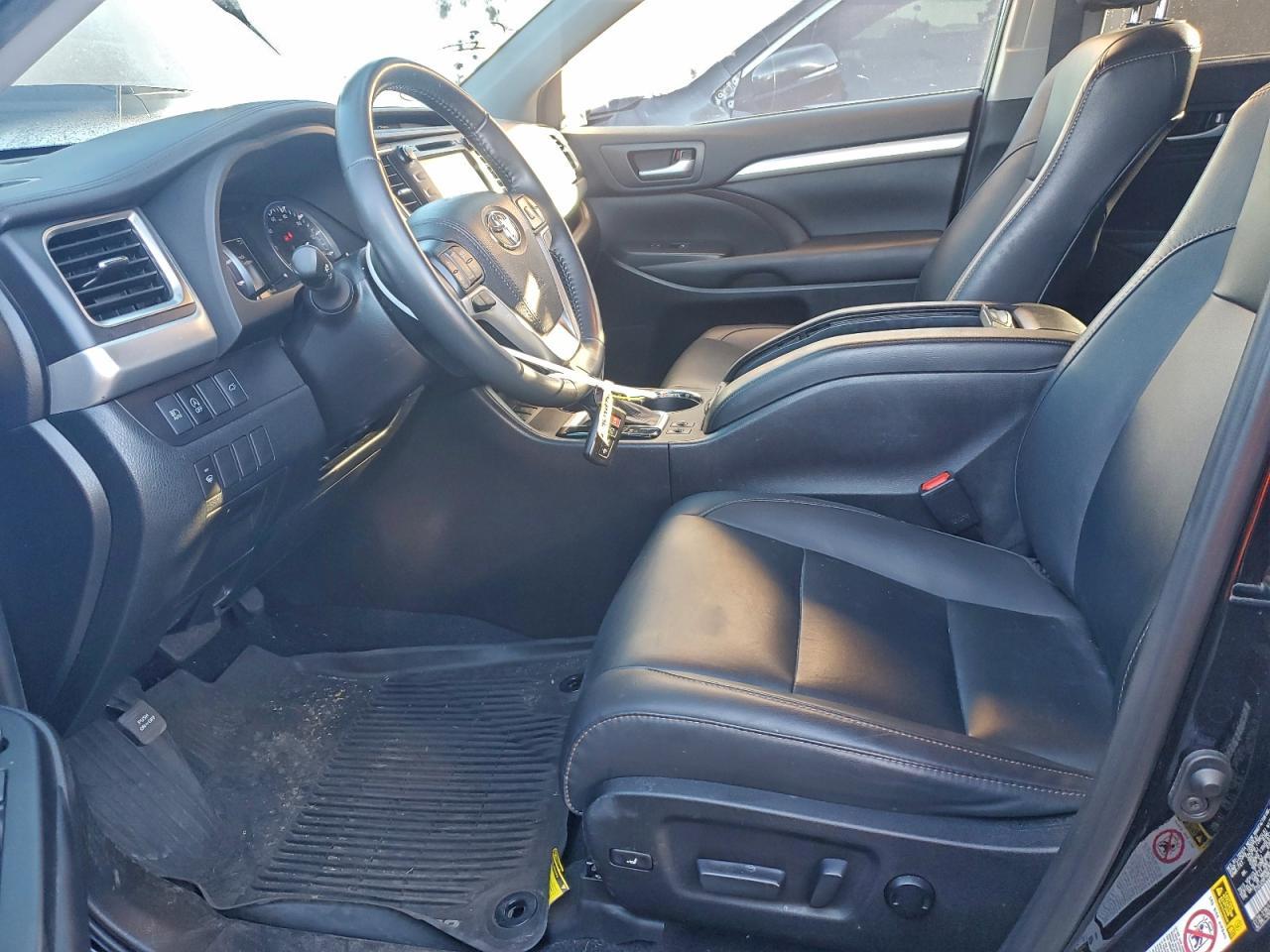 2019 Toyota Highlander se