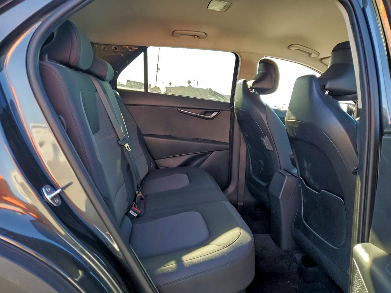 2025 KIA Niro lx