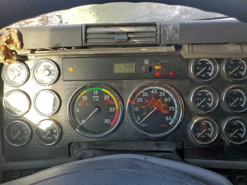 2013 Freightliner Columbia Semi Truck