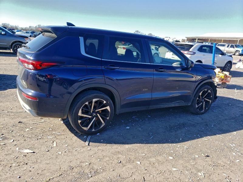 2023 Mitsubishi Outlander se