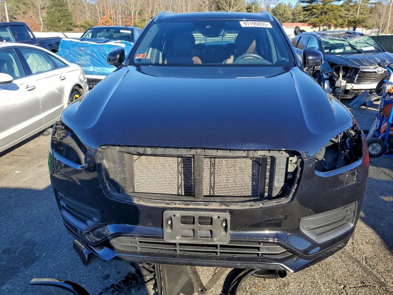 2022 Volvo Xc90 T6 Momentum