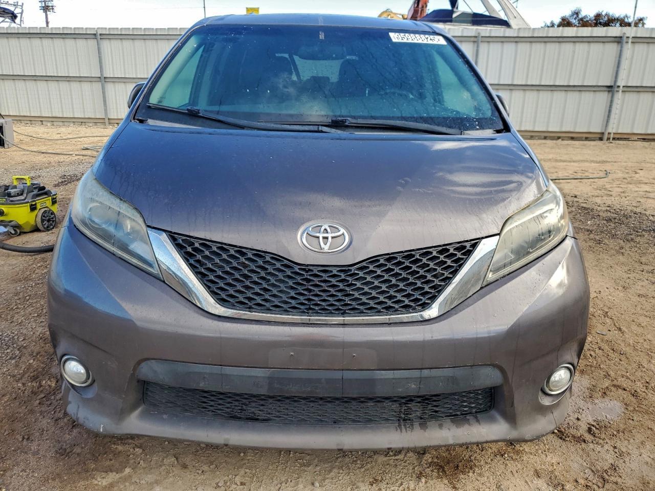 2017 Toyota Sienna se