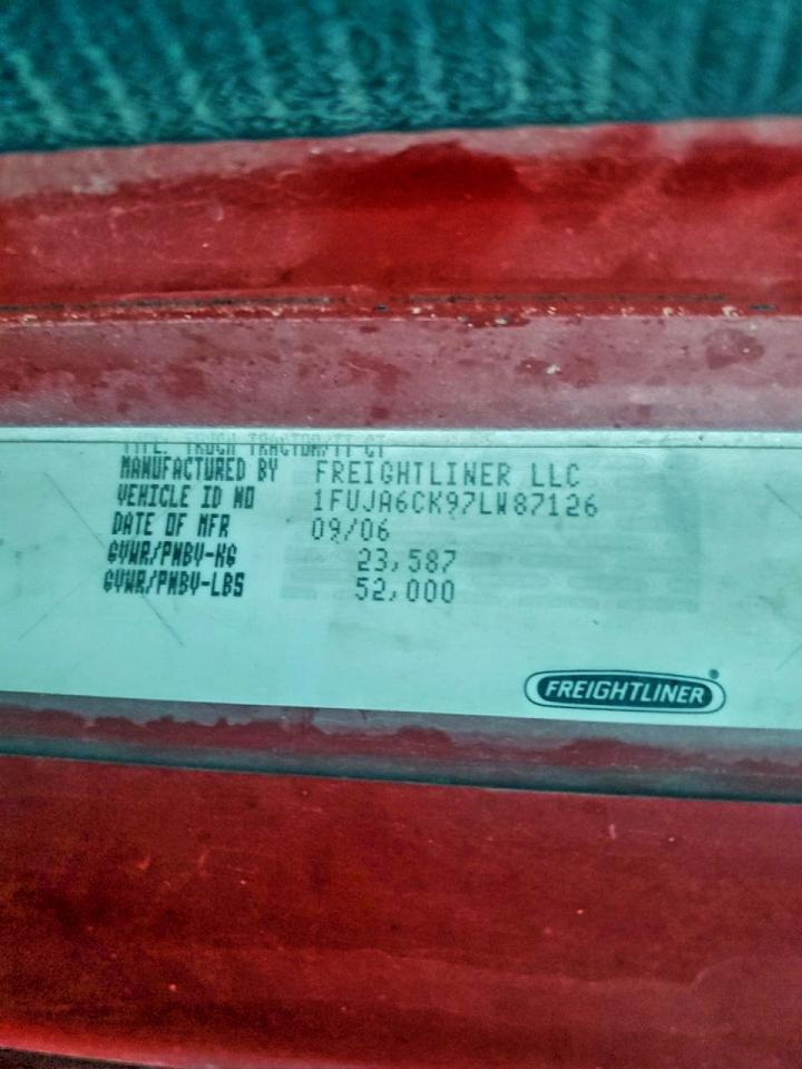 2007 Freigliner 2007 Freightliner Columbia 120 Semi Truck