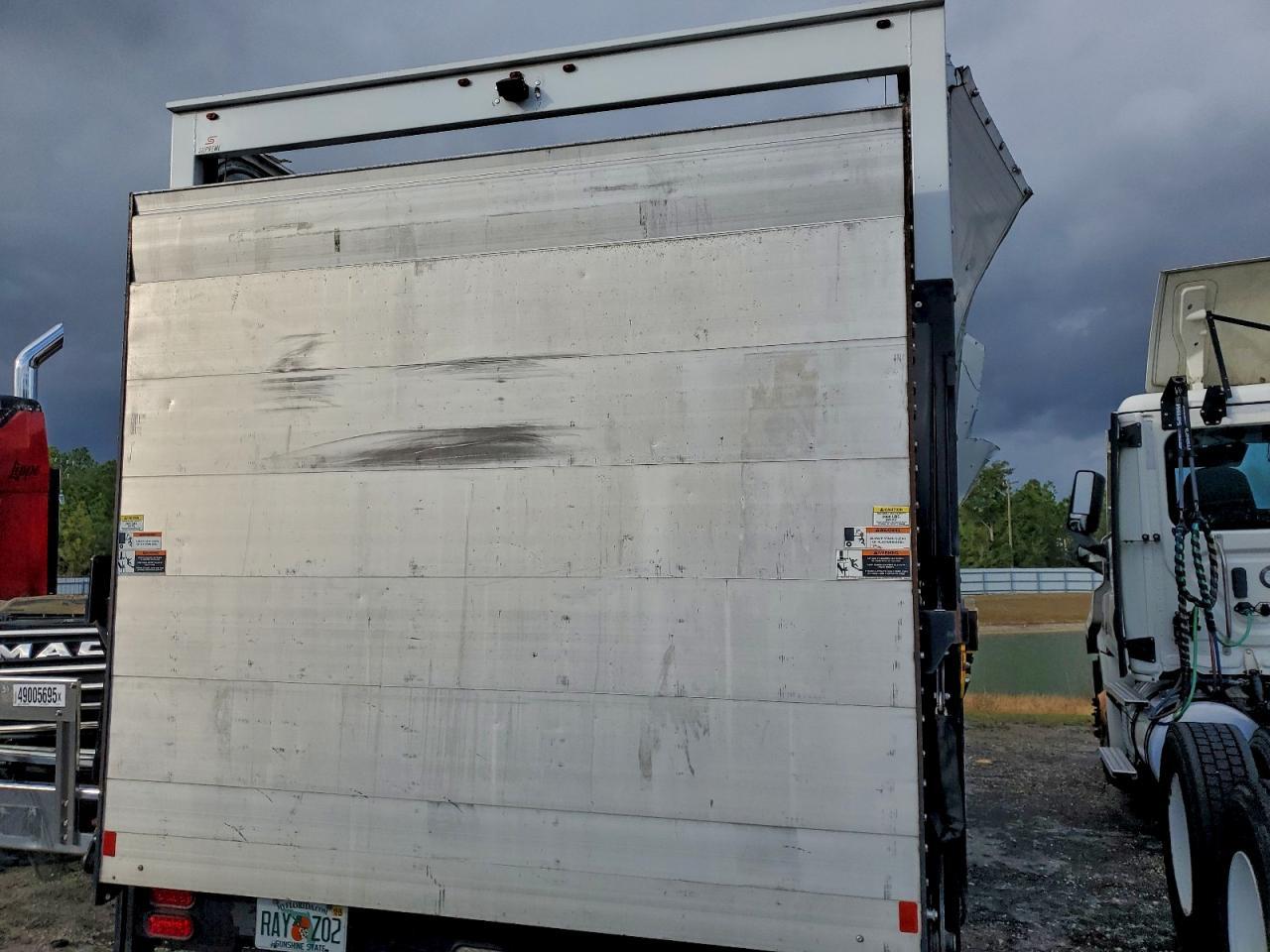 2020 Isuzu NPR HD BOX Truck