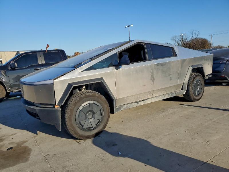 2025 Tesla Cybertruck