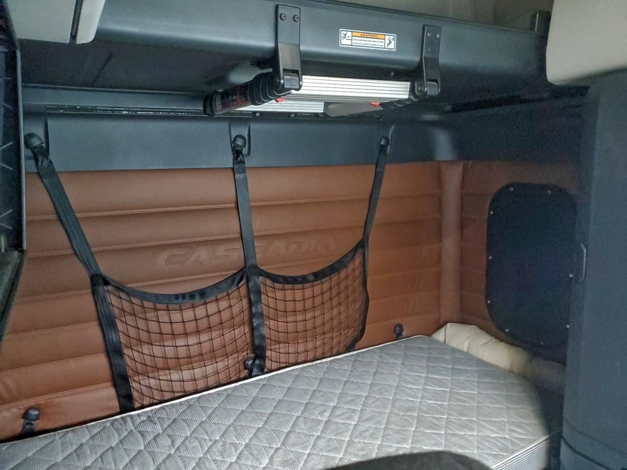 2018 Freightliner Cascadia 126 Semi Truck