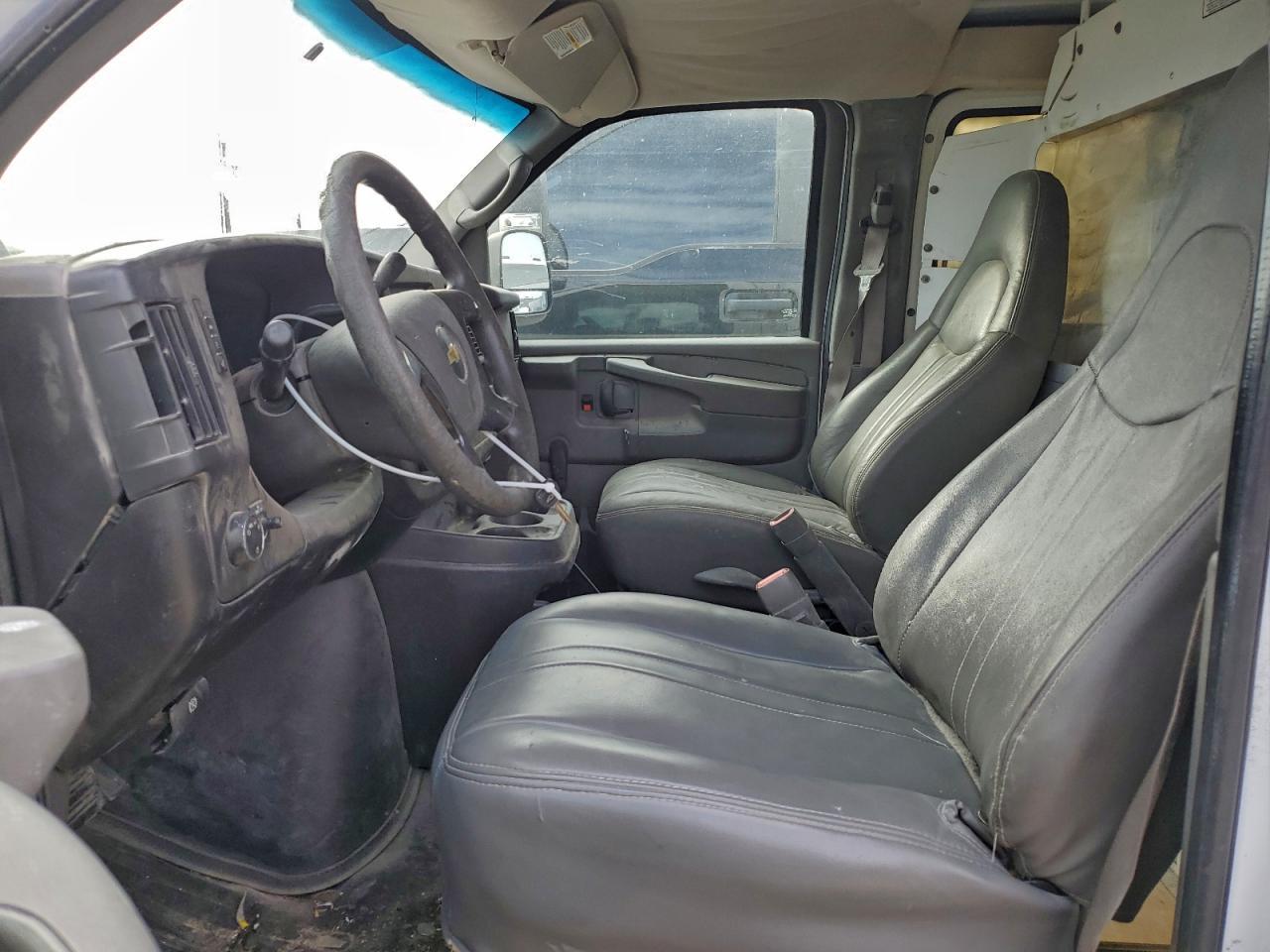 2009 Chevrolet Express G2500 Delivery Van