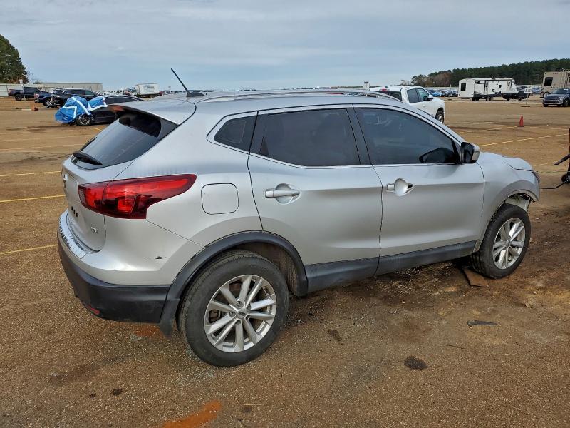 2018 Niss Rogue Sport
