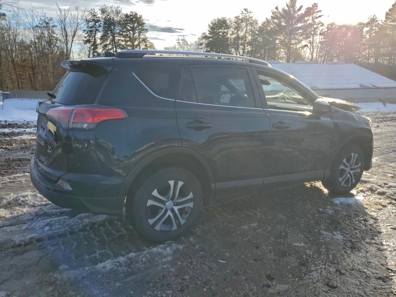 2018 Toyota Rav4 le