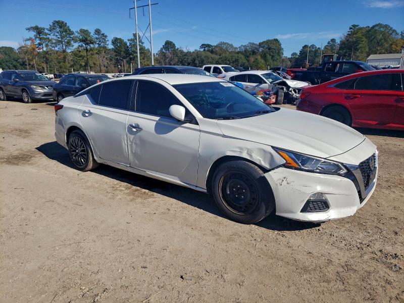 2019 Nissan Altima s