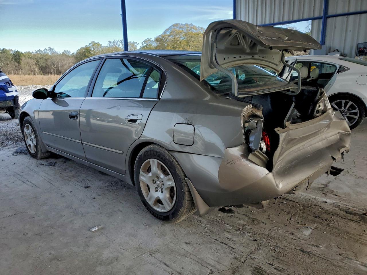 2004 Nissan Altima Base