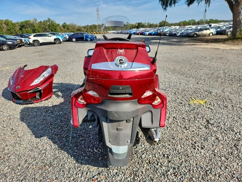 2016 Can-Am Spyder Roadster RT