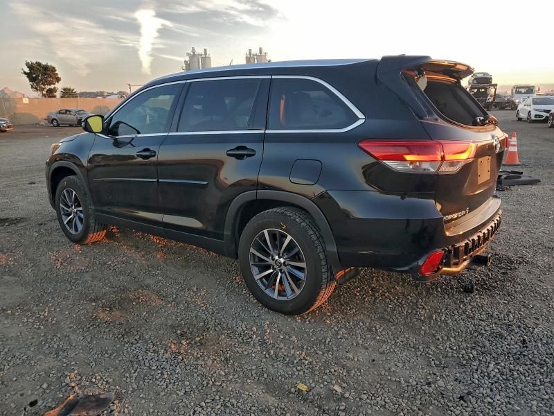 2019 Toyota Highlander se