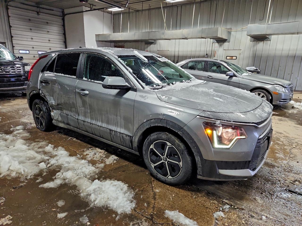 2023 KIA Niro lx