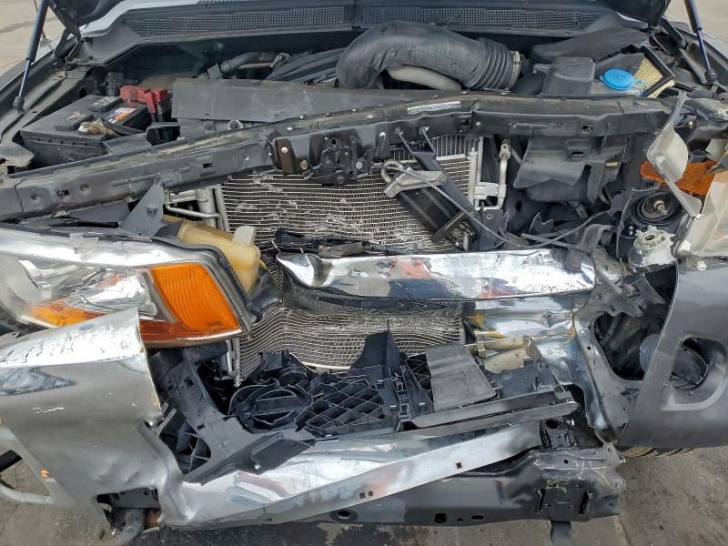 2011 Nissan Titan sv