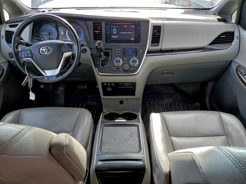 2015 Toyota Sienna xle