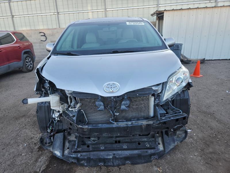 2016 Toyota Sienna xle